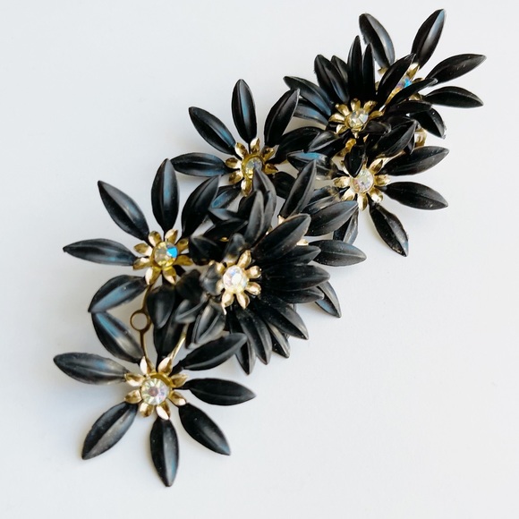 Vintage Signed Coro Black Flower Earrings - Picture 2 of 6